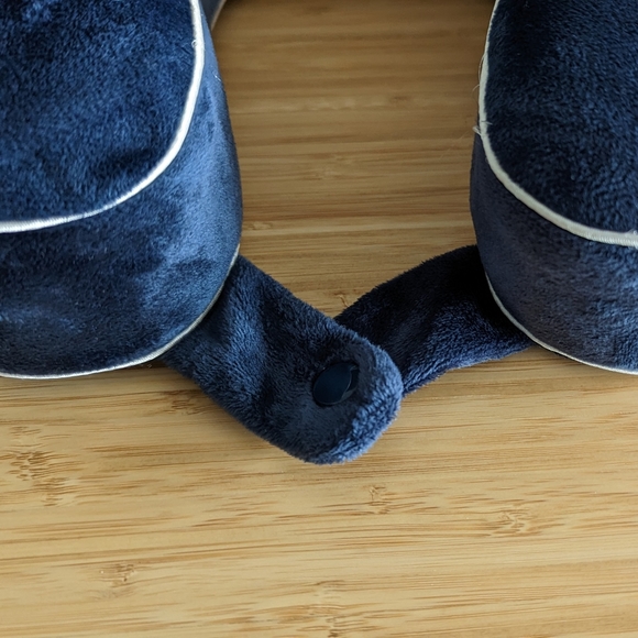 Neck pillow for travel - Picture 2 of 2